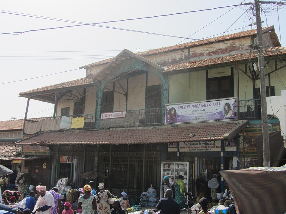 Saint-Louis — local market for multi-vendor marketplaces