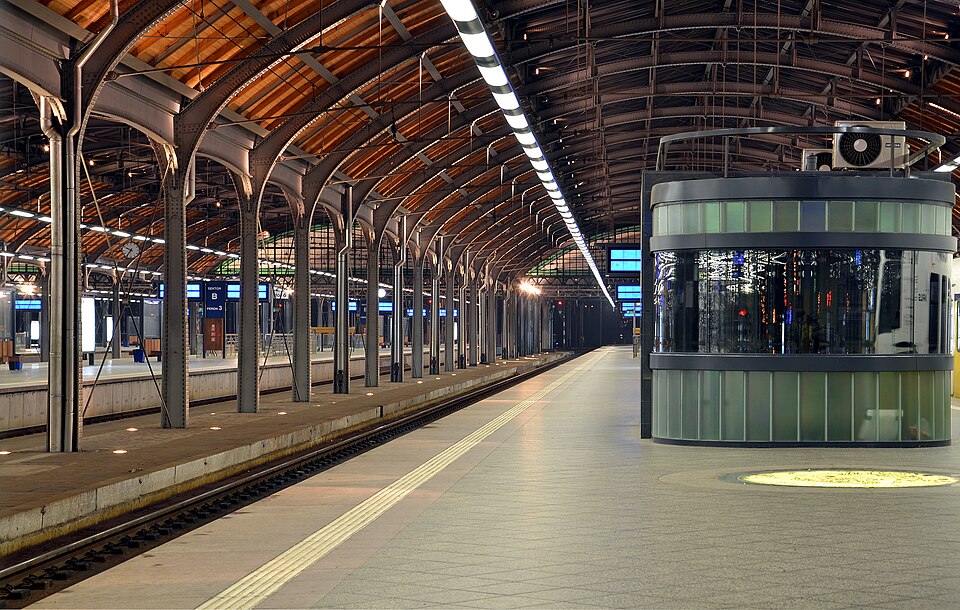Wrocław — local market for B2B and wholesale portals