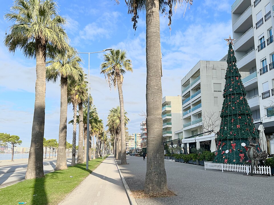 Vlorë — multi-vendor marketplaces for local businesses