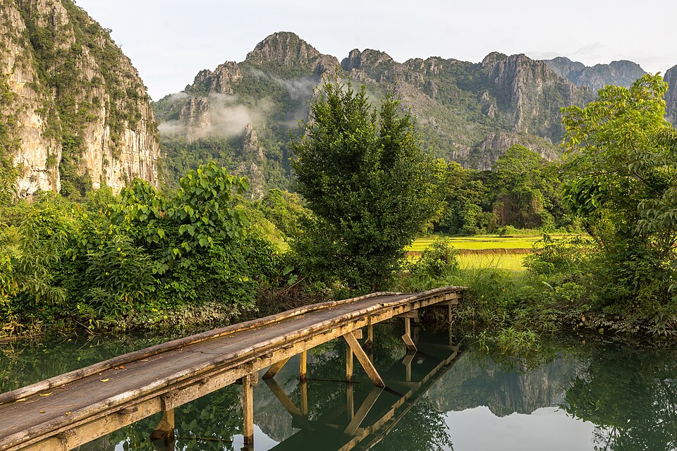 Vang Vieng — online stores for local businesses