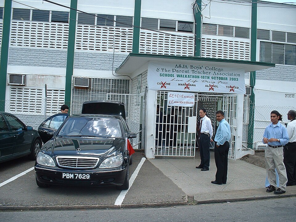 San Fernando — B2B and wholesale portals for local businesses
