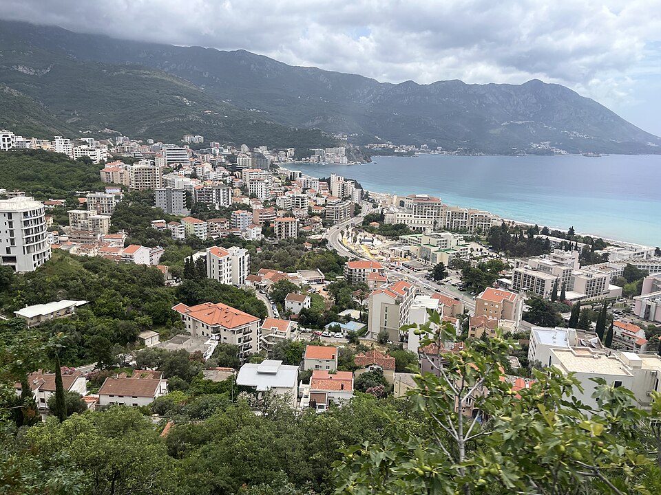 Budva — manufacturer and distributor portals for local businesses