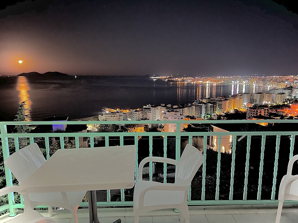 Vlorë — local market for B2B and wholesale portals