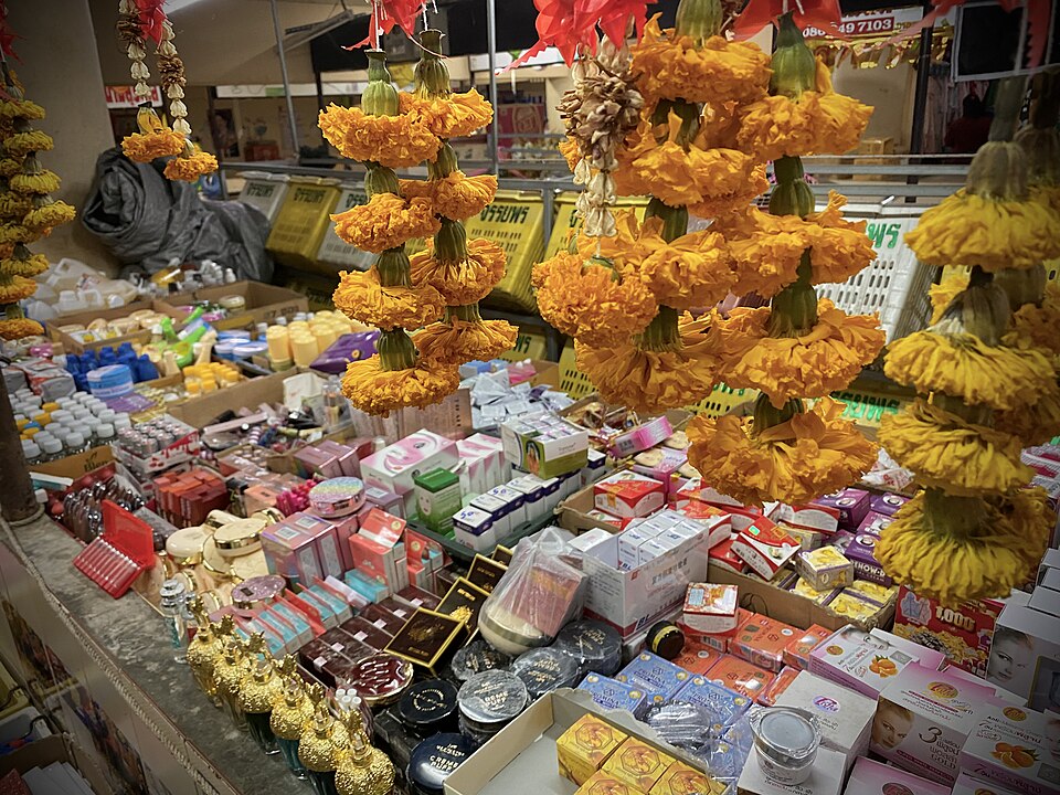 Phuket — local market for mobile commerce apps