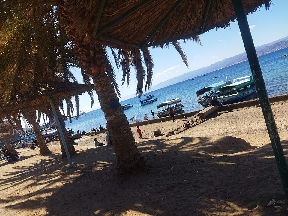 Aqaba — local market for manufacturer and distributor portals