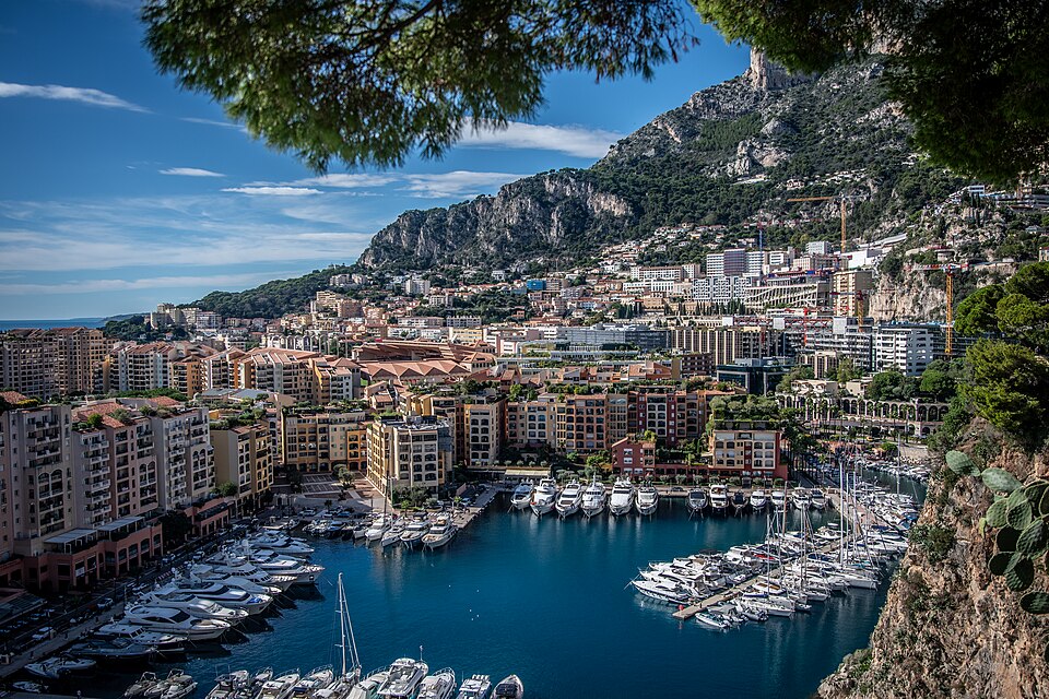 Monaco-Ville — multi-vendor marketplaces for local businesses