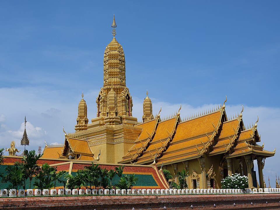Samut Prakan — local market for service booking platforms