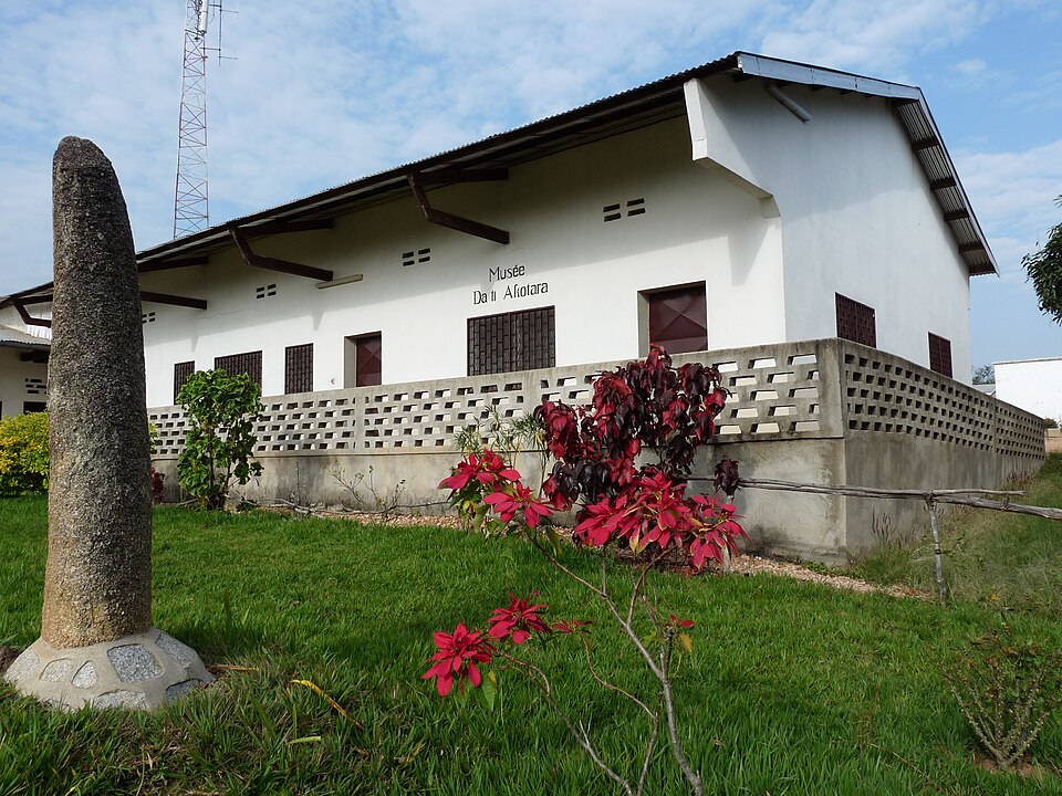 Bouar — local market for manufacturer and distributor portals