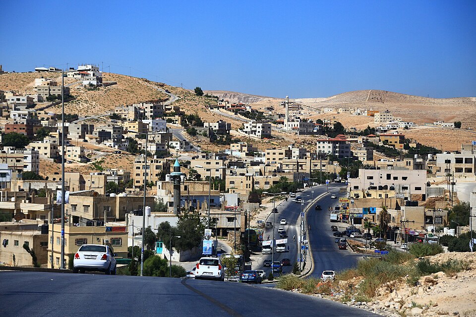 Zarqa — local market for international and multi-region stores
