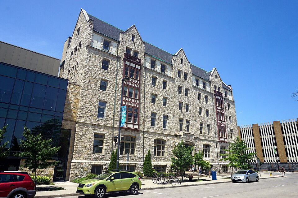 Green Bay — online stores for local businesses