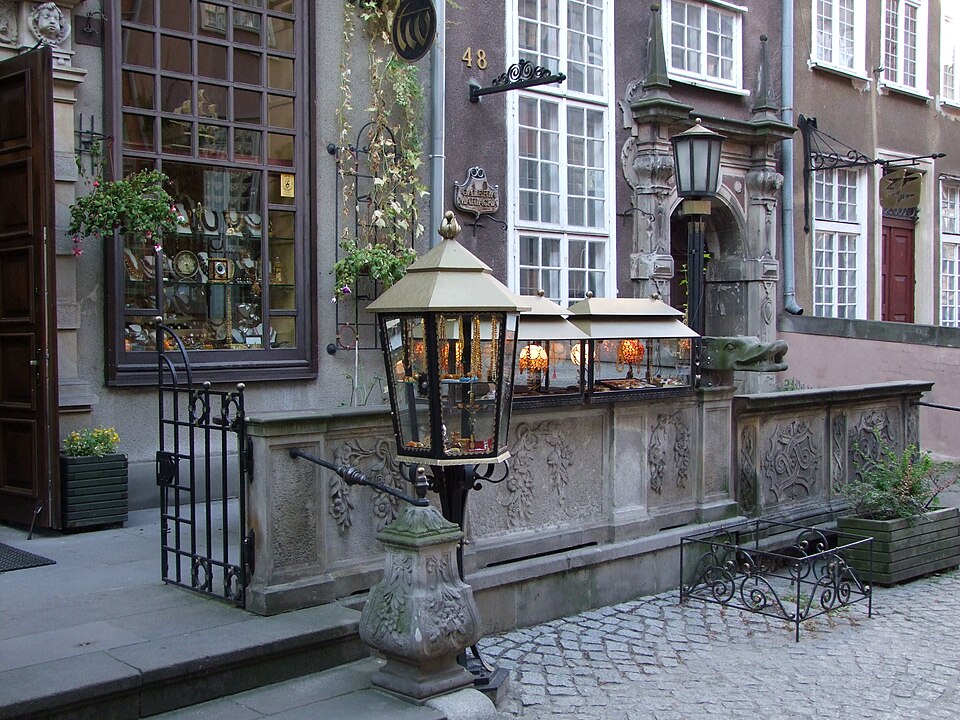 Gdańsk — local market for custom e-commerce platforms