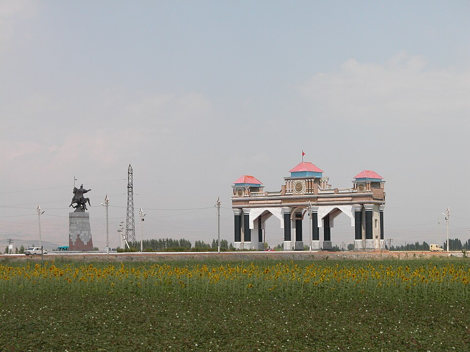 Jalal-Abad — local market for online stores
