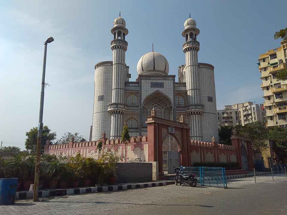 Dwarka — manufacturer and distributor portals for local businesses