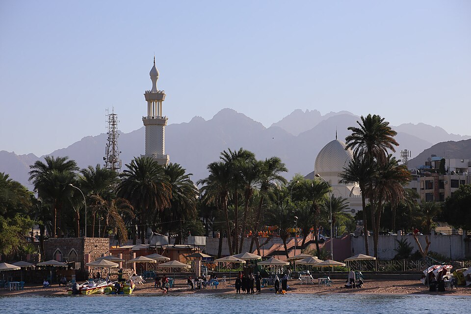 Aqaba — manufacturer and distributor portals for local businesses