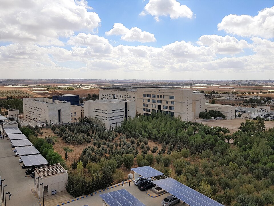 Madaba — local market for service booking platforms