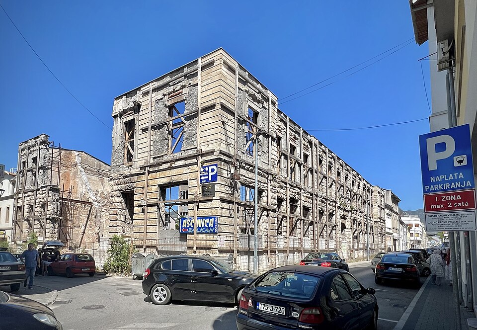 Mostar — local market for custom e-commerce platforms