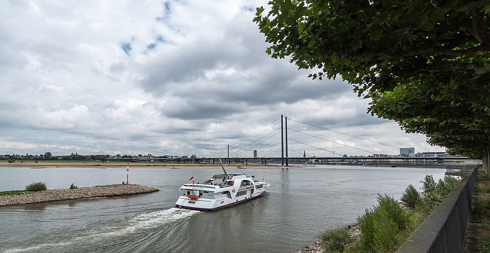 Düsseldorf — mobile commerce apps for local businesses