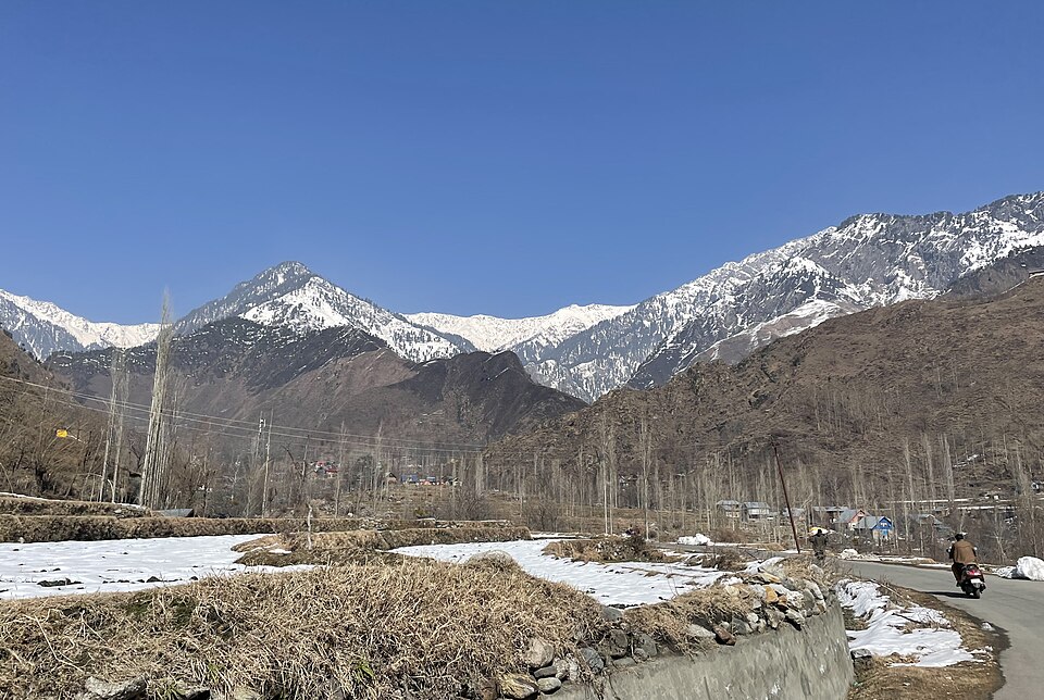 Baramulla — local market for mobile commerce apps
