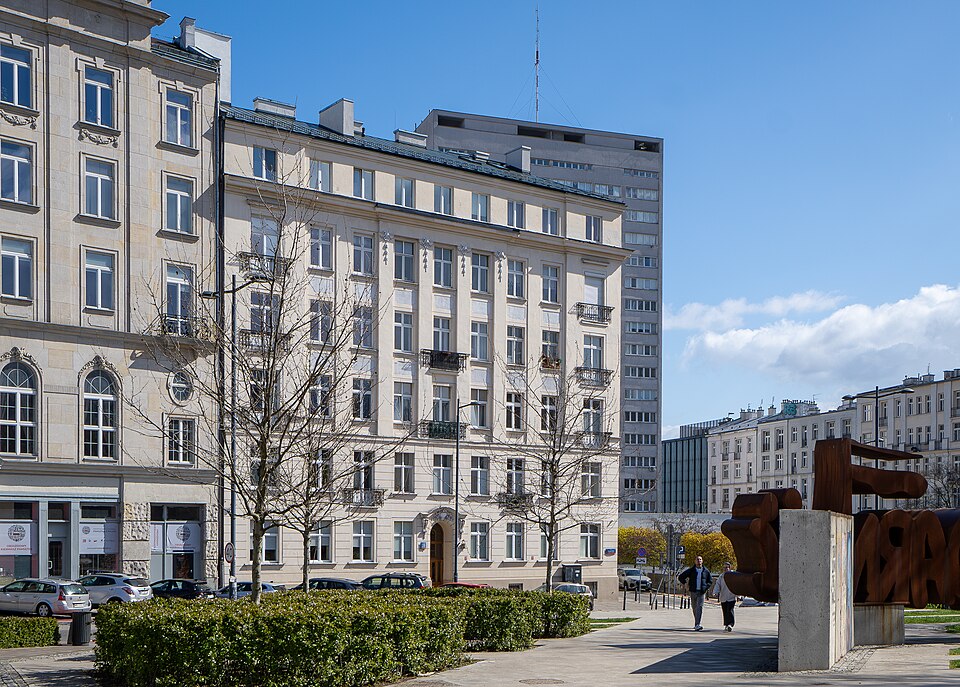 Warsaw — manufacturer and distributor portals for local businesses