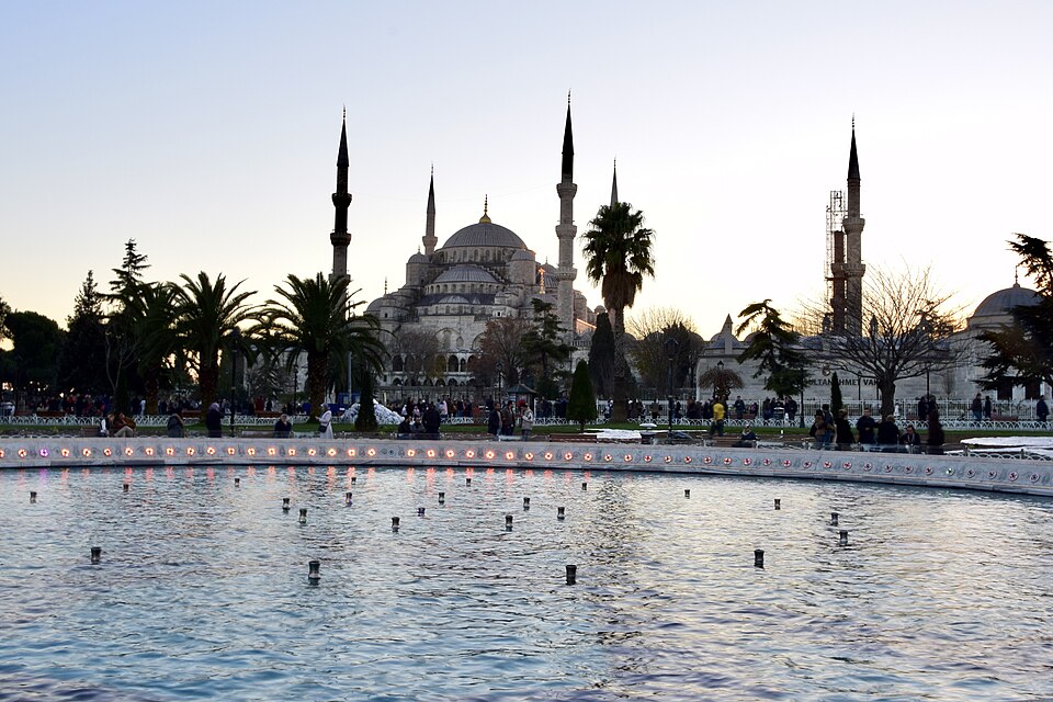 Istanbul — local market for mobile commerce apps