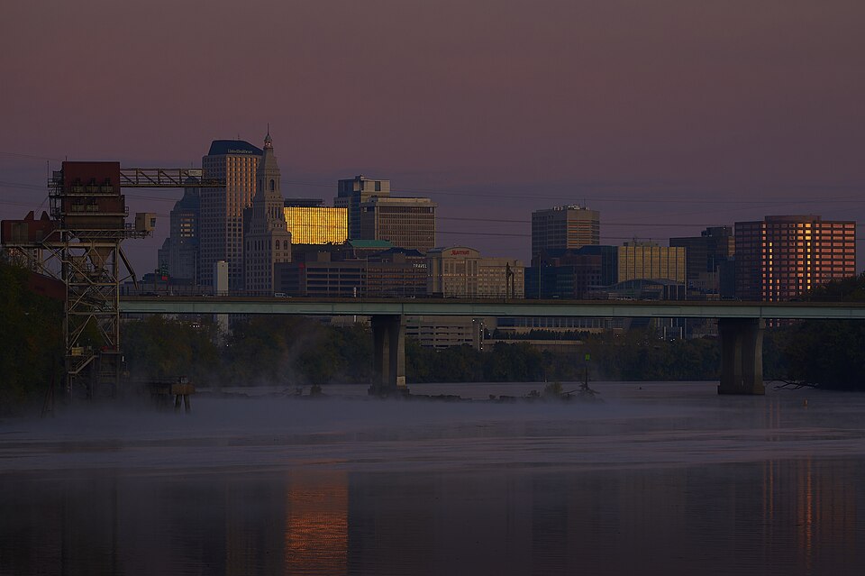 Hartford — manufacturer and distributor portals for local businesses