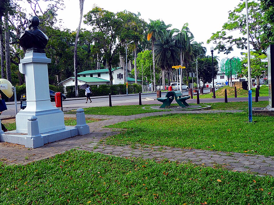 Paramaribo — local market for multi-vendor marketplaces