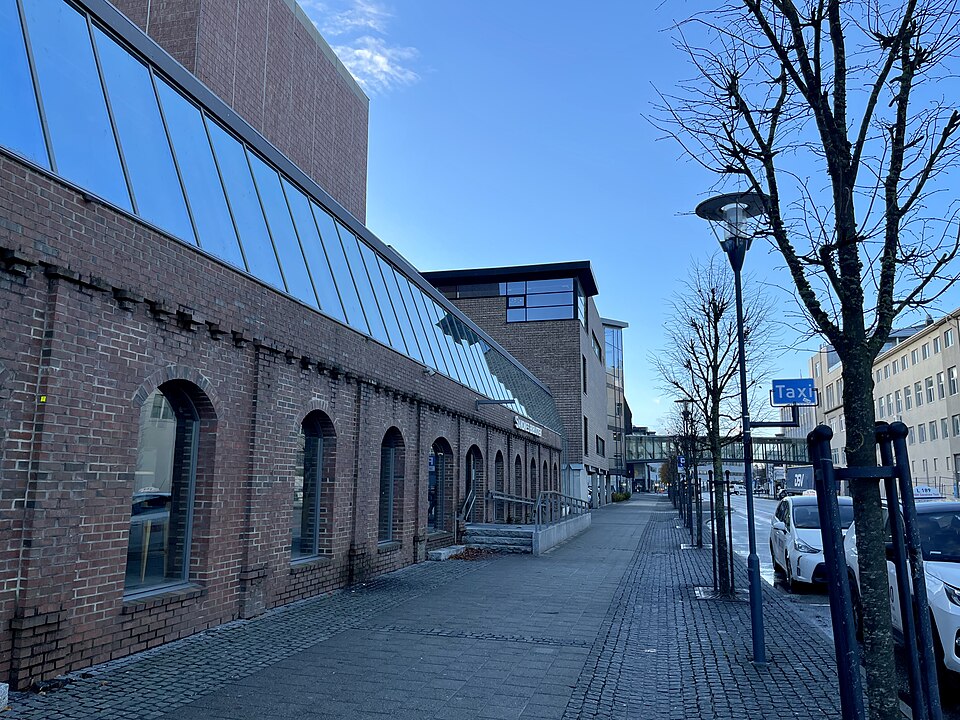 Sandnes — B2B and wholesale portals for local businesses