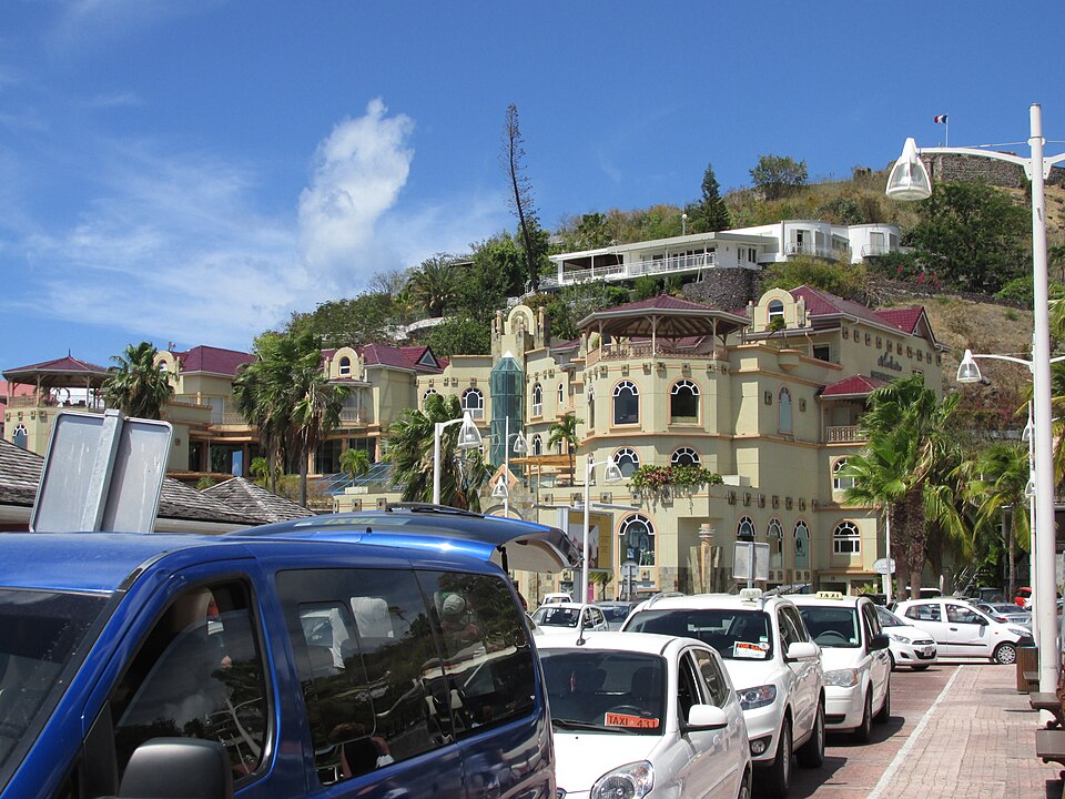 Marigot — manufacturer and distributor portals for local businesses