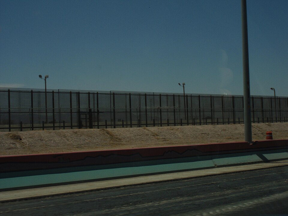Las Cruces — local market for international and multi-region stores
