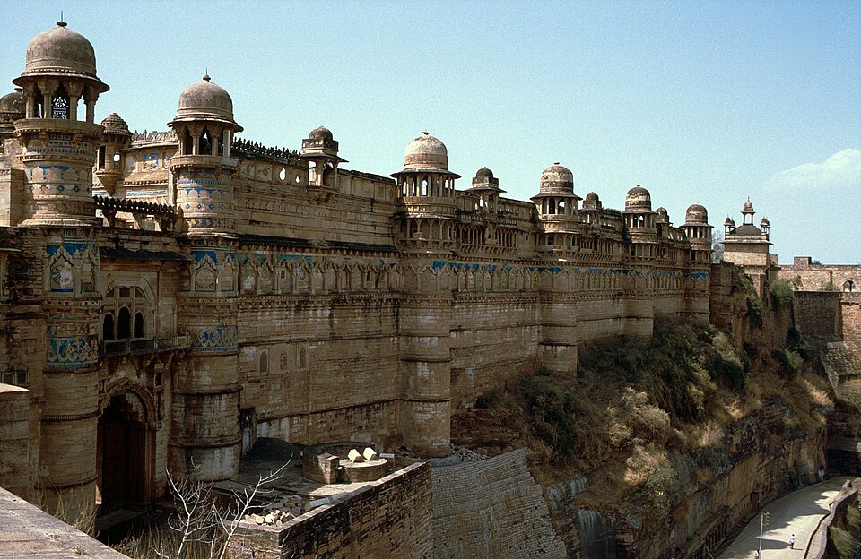 Gwalior — local market for service booking platforms