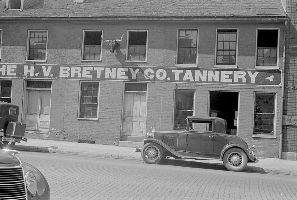 Springfield — manufacturer and distributor portals for local businesses