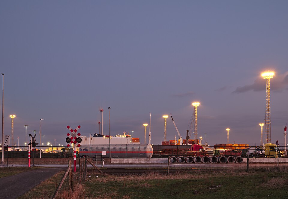Antwerp — manufacturer and distributor portals for local businesses