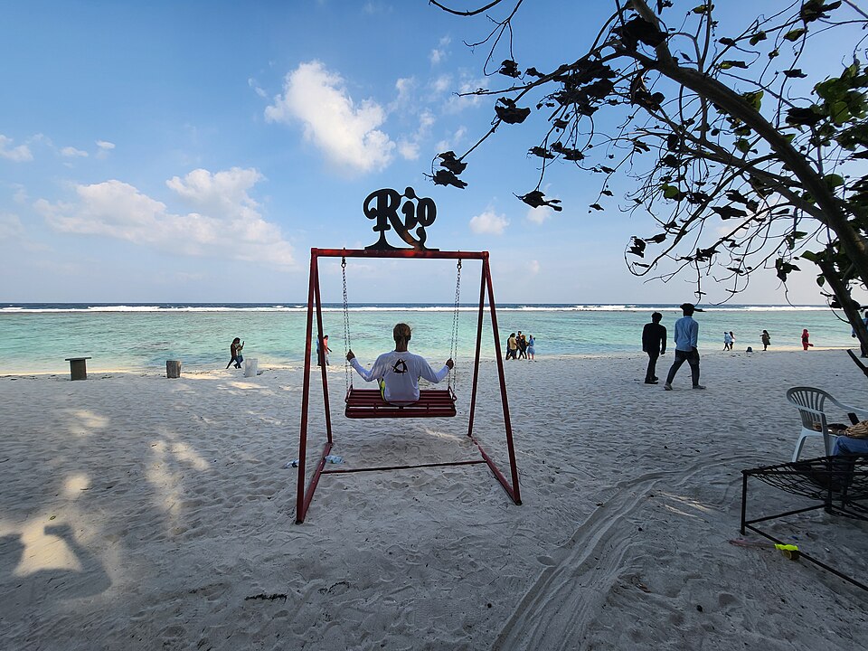 Hulhumalé — local market for multi-vendor marketplaces