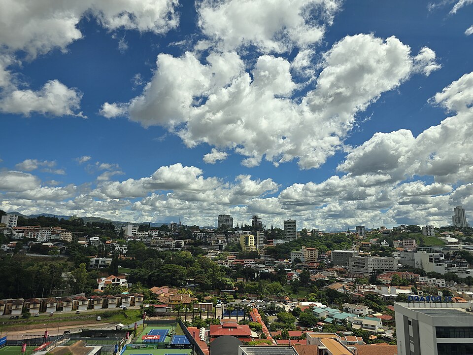 Tegucigalpa — local market for subscription and membership platforms