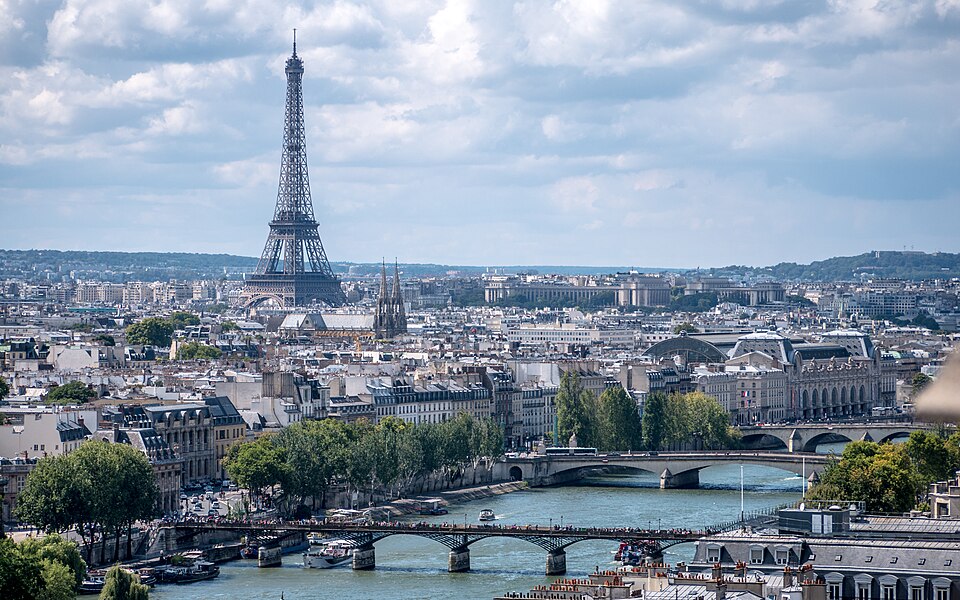 Paris — local market for online stores