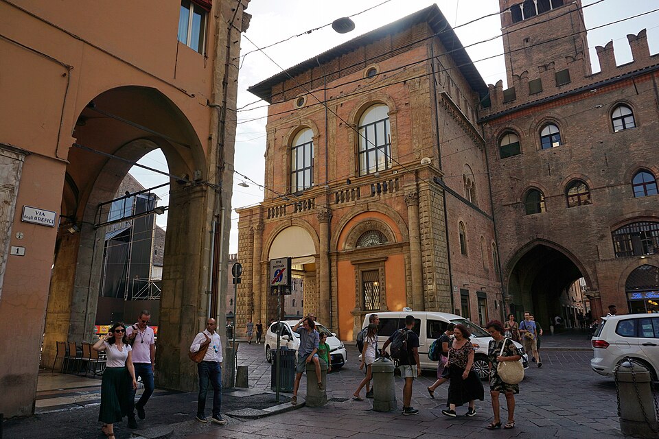 Bologna — subscription and membership platforms for local businesses