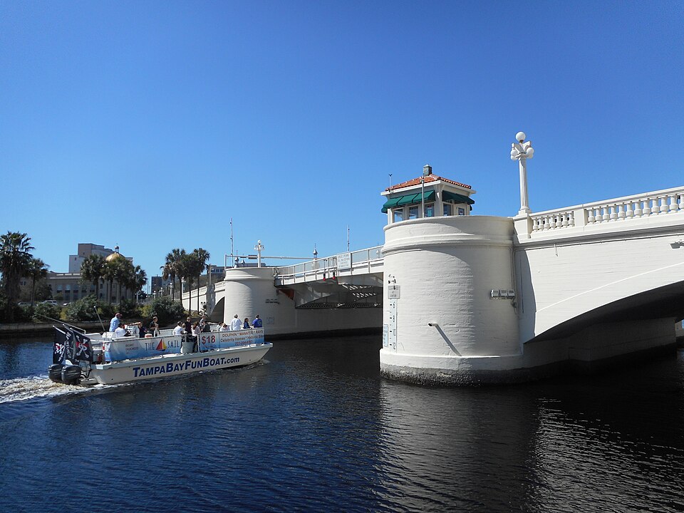 Tampa — international and multi-region stores for local businesses