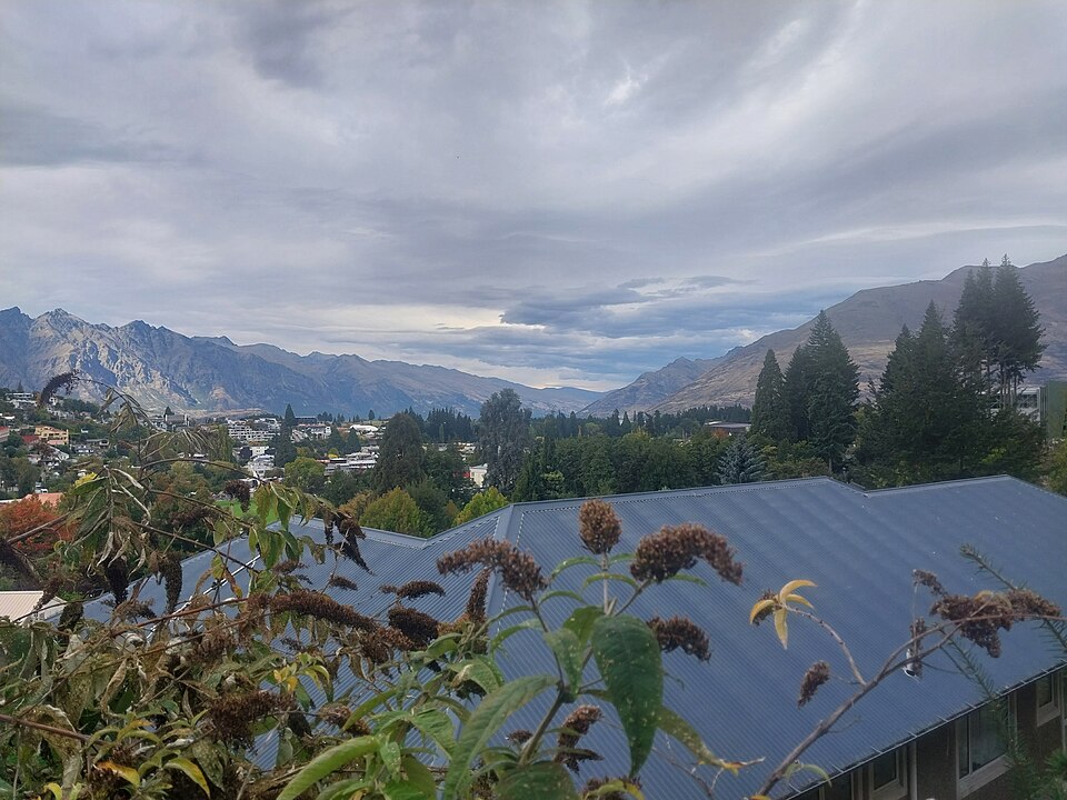 Queenstown — local market for multi-vendor marketplaces