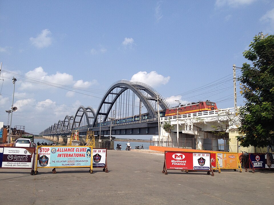 Rajamahendravaram — local market for subscription and membership platforms