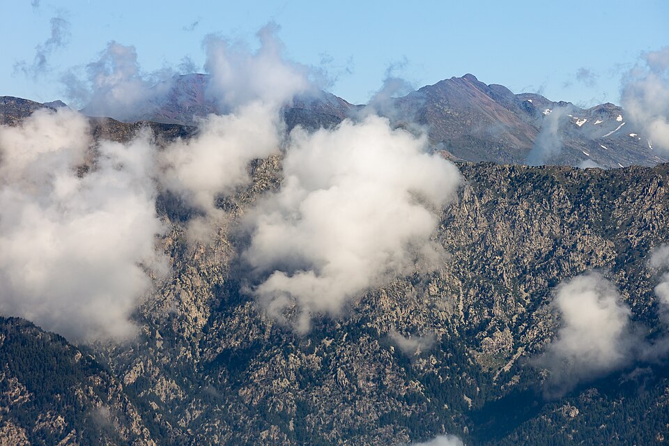 Andorra la Vella — multi-vendor marketplaces for local businesses