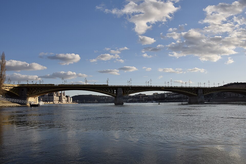 Budapest — multi-vendor marketplaces for local businesses