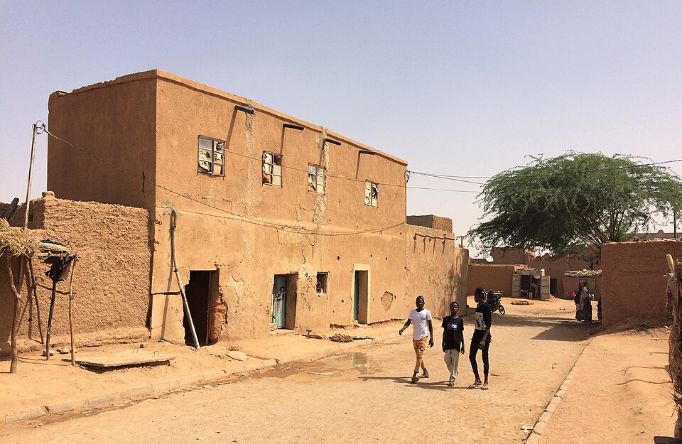 Agadez — local market for service booking platforms