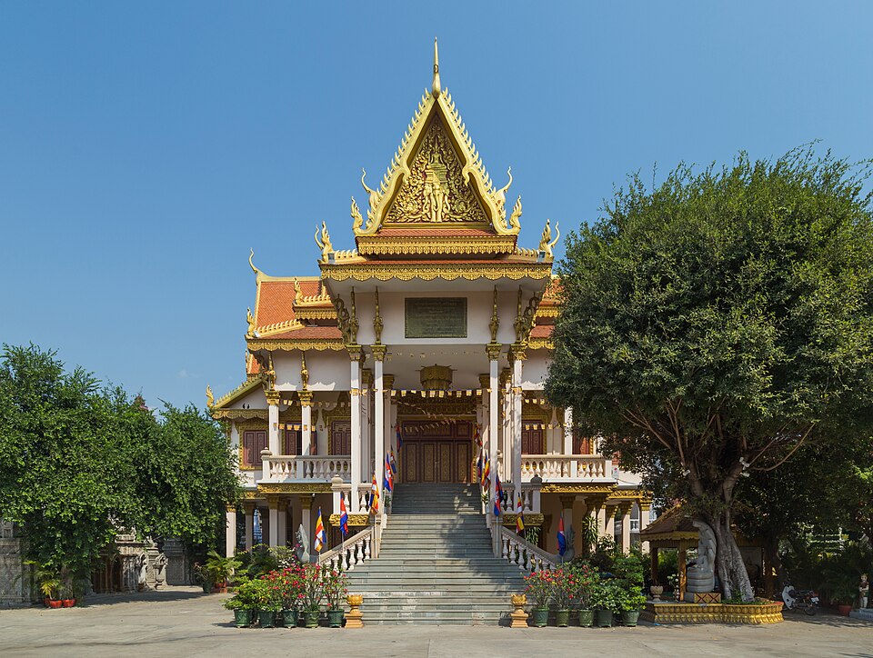 Phnom Penh — local market for custom e-commerce platforms
