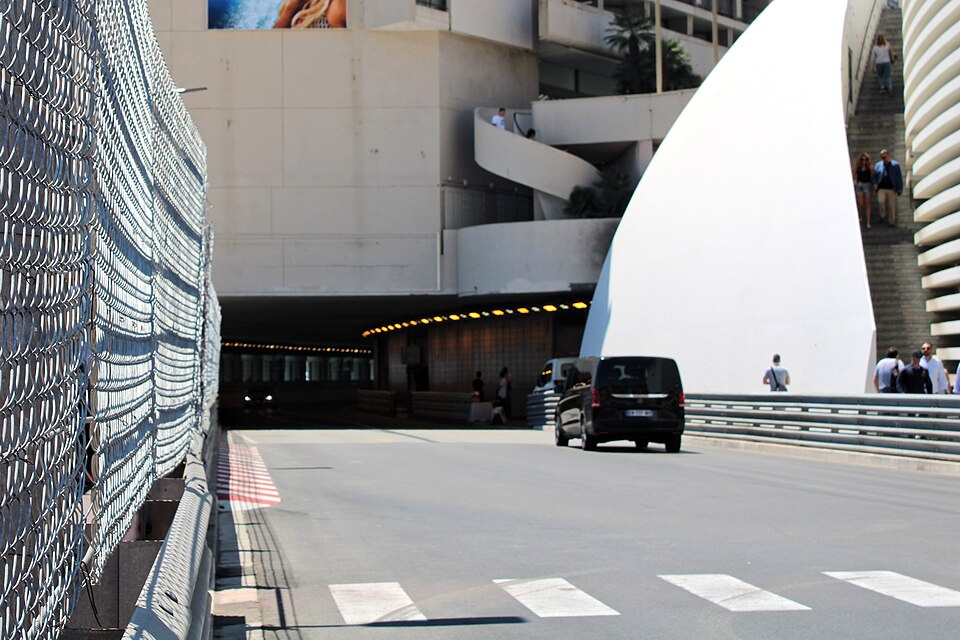 Monaco-Ville — international and multi-region stores for local businesses