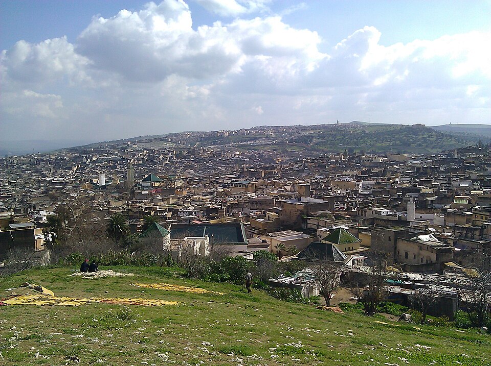 Fes — local market for mobile commerce apps
