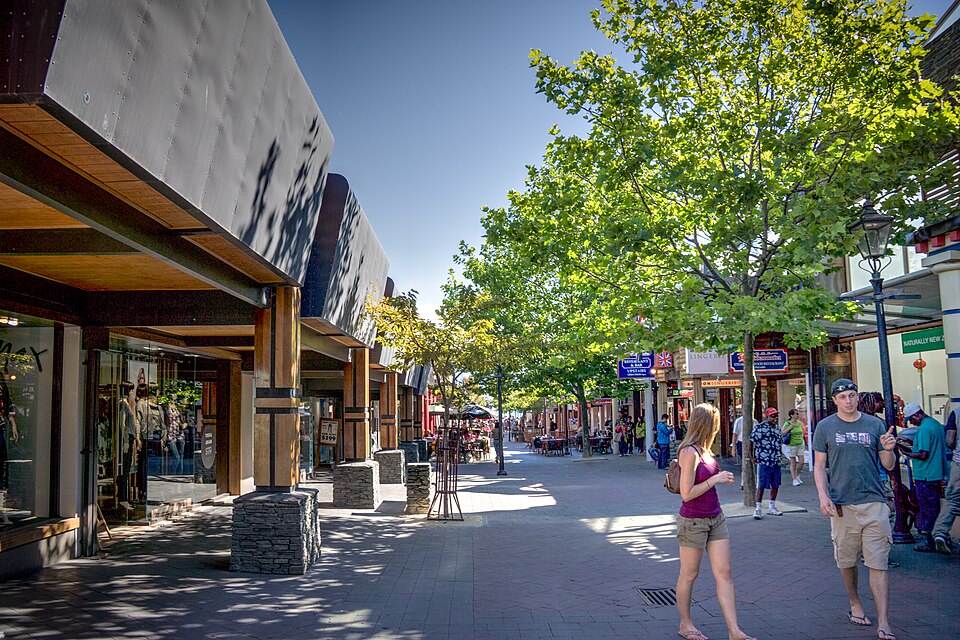 Queenstown — custom e-commerce platforms for local businesses