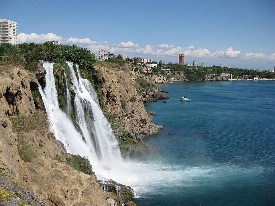 Antalya — local market for multi-vendor marketplaces