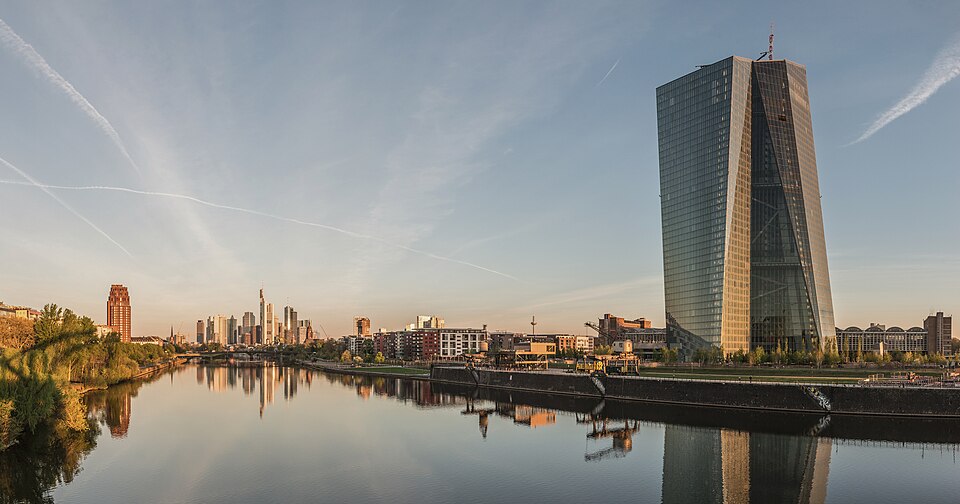 Frankfurt am Main — local market for service booking platforms
