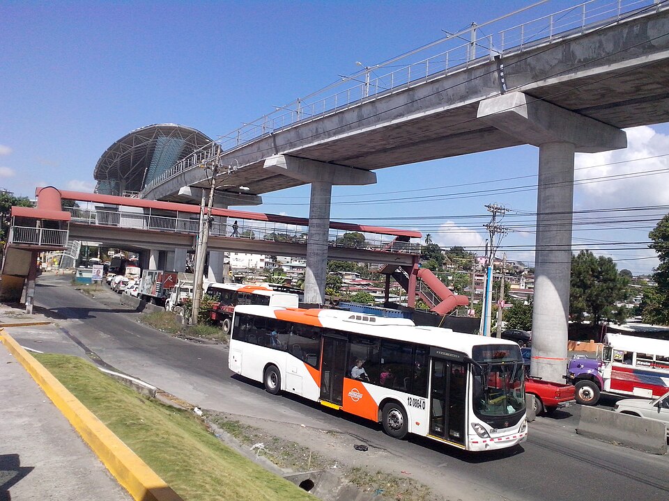 San Miguelito — local market for online stores