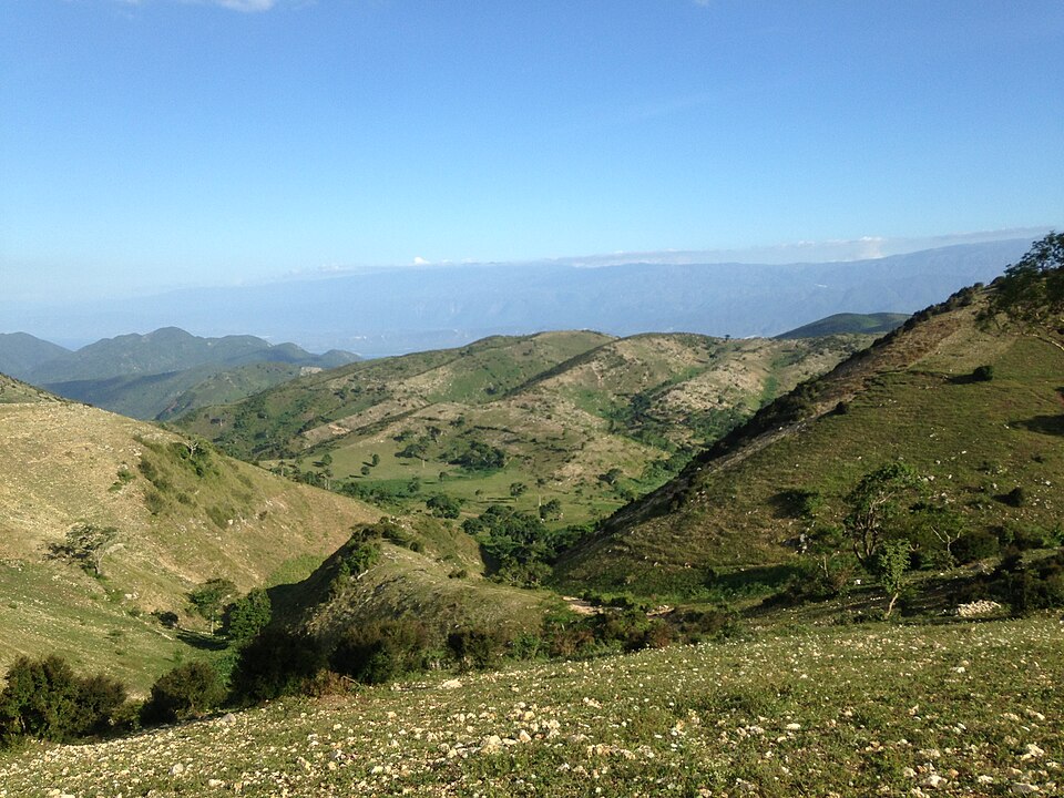 Dominican Republic — B2B and wholesale portals for local businesses